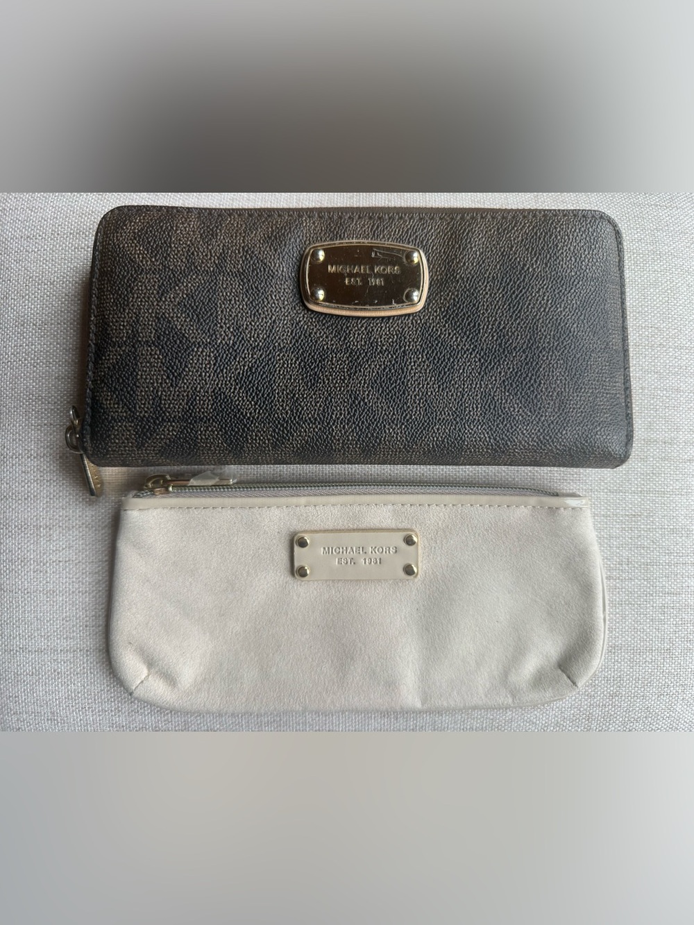 Michael Kors Logo Wallet & Pouch